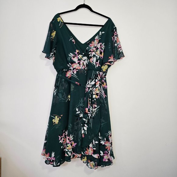 EUC Torrid Dark Green Floral Size 1 Dress Plus size - Picture 2 of 5
